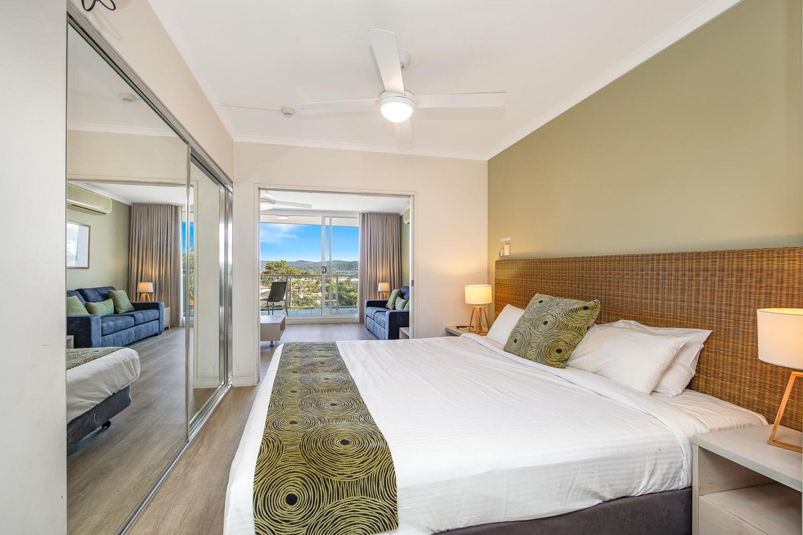 Hinterland Luxury - 1 Bedroom Hinterland View Holiday home Ettalong Beach